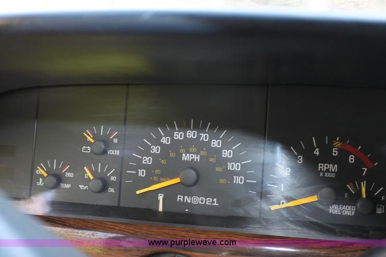 image for item D5022 1991 Pontiac Bonneville LE