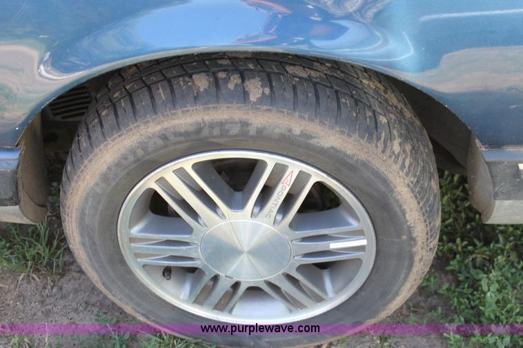 image for item D5022 1991 Pontiac Bonneville LE