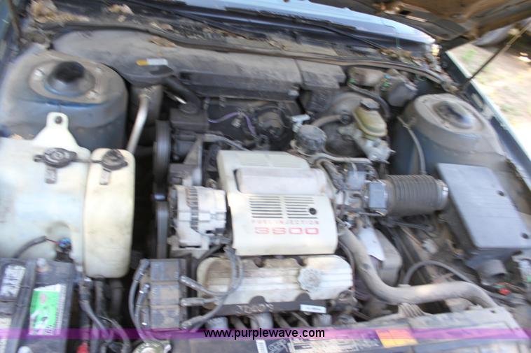 image for item D5022 1991 Pontiac Bonneville LE