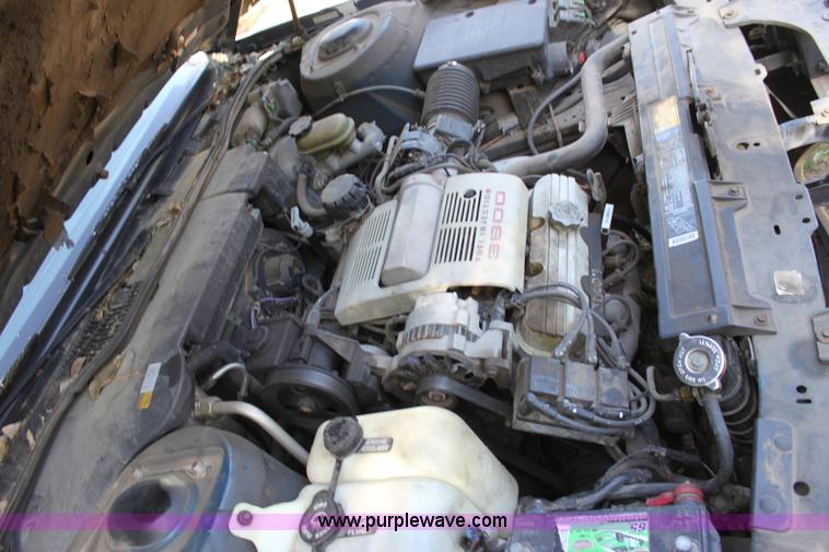 image for item D5022 1991 Pontiac Bonneville LE