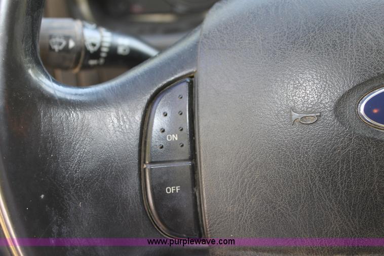 image for item D5023 2007 Ford F250 XL Super Duty pickup truck