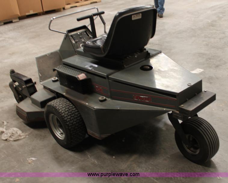 image for item D5098 1992 Grazer G1250 lawn mower