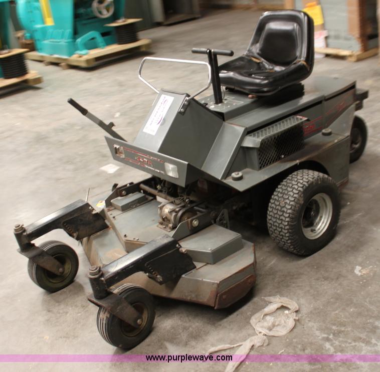 image for item D5098 1992 Grazer G1250 lawn mower