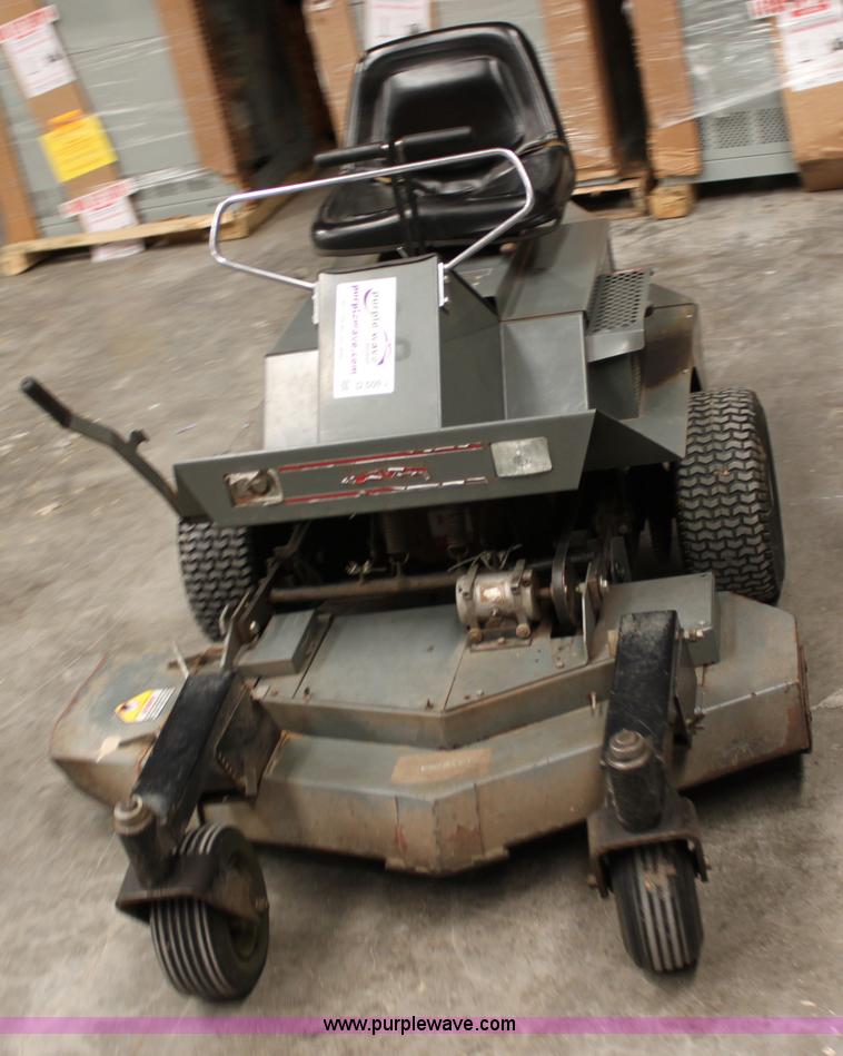 image for item D5098 1992 Grazer G1250 lawn mower