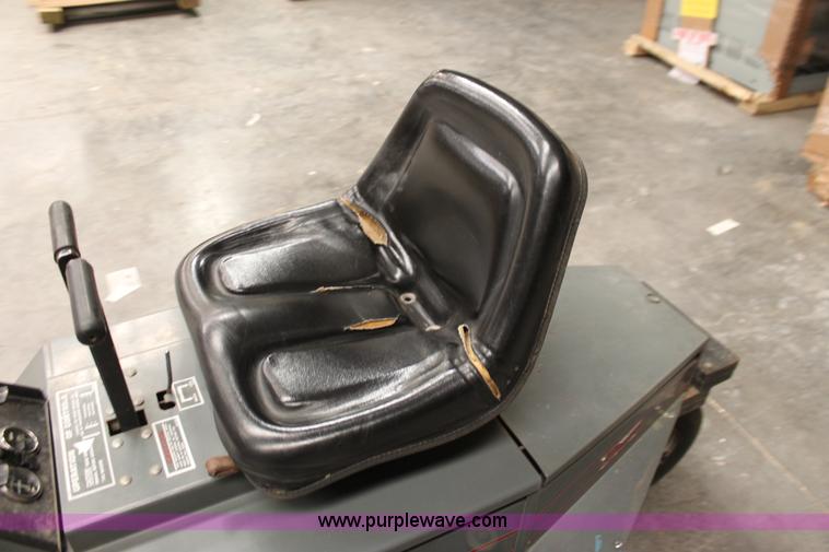 image for item D5098 1992 Grazer G1250 lawn mower