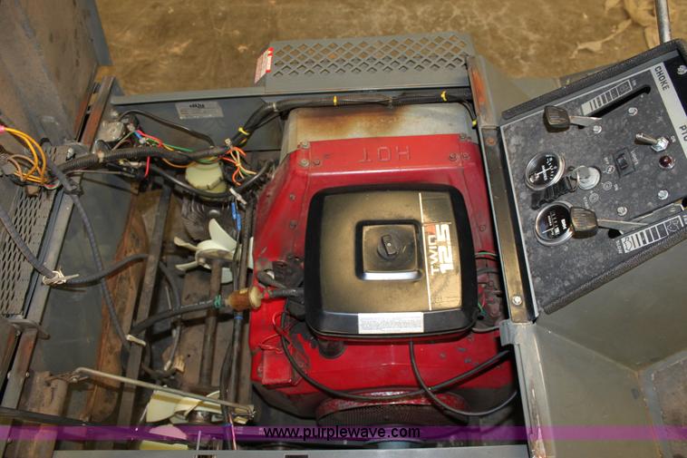 image for item D5098 1992 Grazer G1250 lawn mower