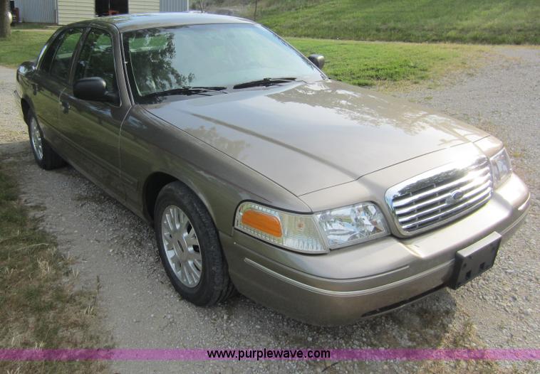 image for item D5555 2003 Ford Crown Victoria LX