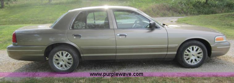 image for item D5555 2003 Ford Crown Victoria LX