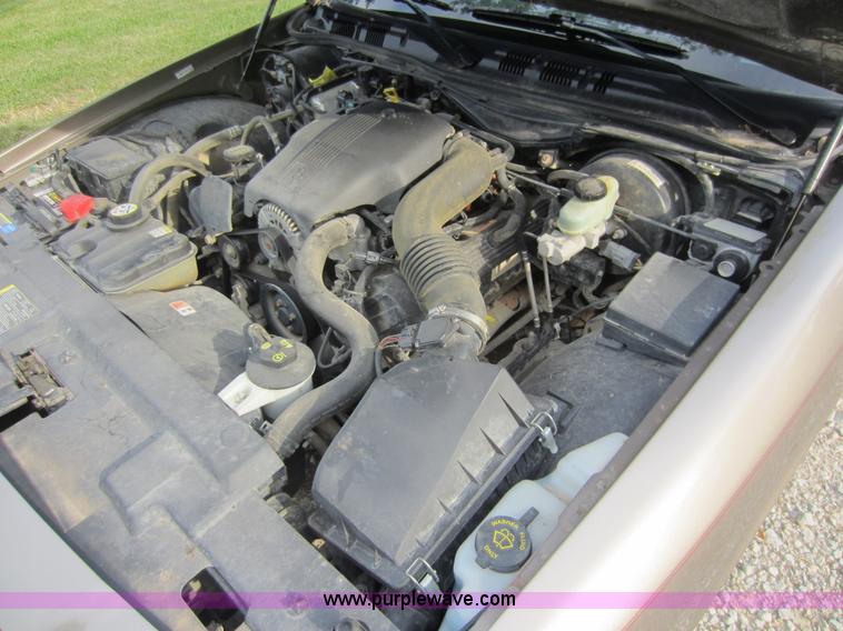 image for item D5555 2003 Ford Crown Victoria LX