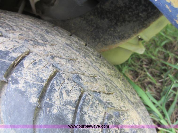 image for item D5559 1994 Ford Crown Victoria LX