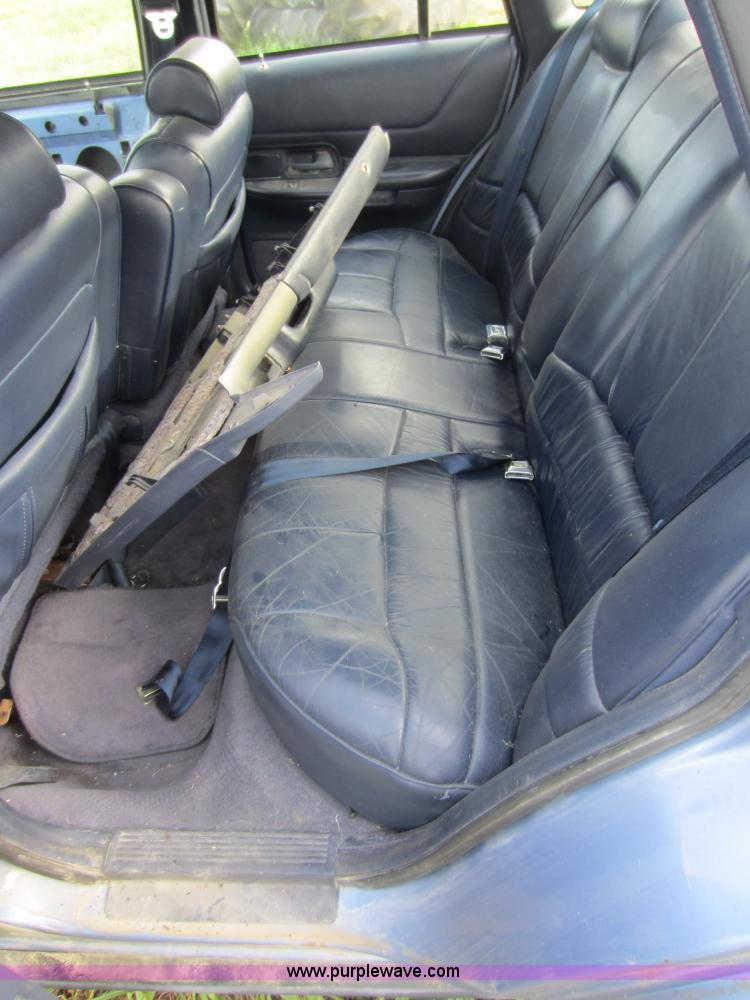 image for item D5559 1994 Ford Crown Victoria LX