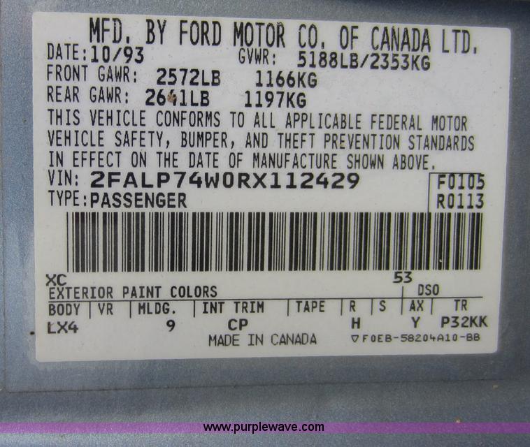 image for item D5559 1994 Ford Crown Victoria LX