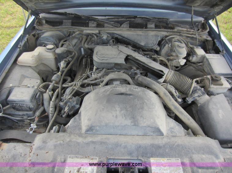 image for item D5559 1994 Ford Crown Victoria LX