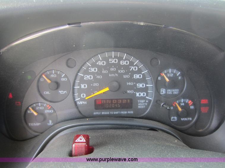 image for item D5567 2000 Chevrolet G3500 transit bus