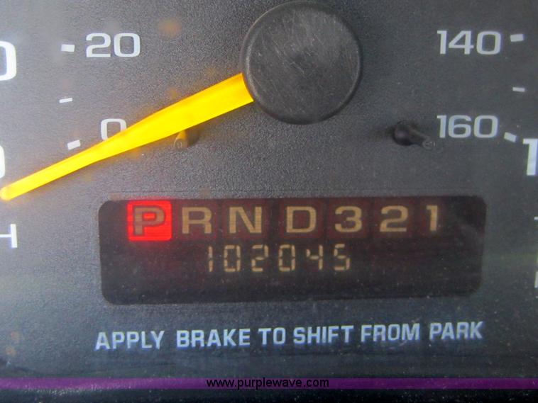 image for item D5567 2000 Chevrolet G3500 transit bus