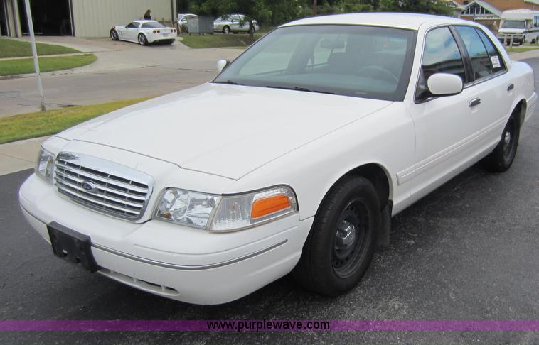 image for item D5570 2000 Ford Crown Victoria