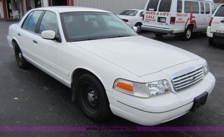 image for item D5570 2000 Ford Crown Victoria