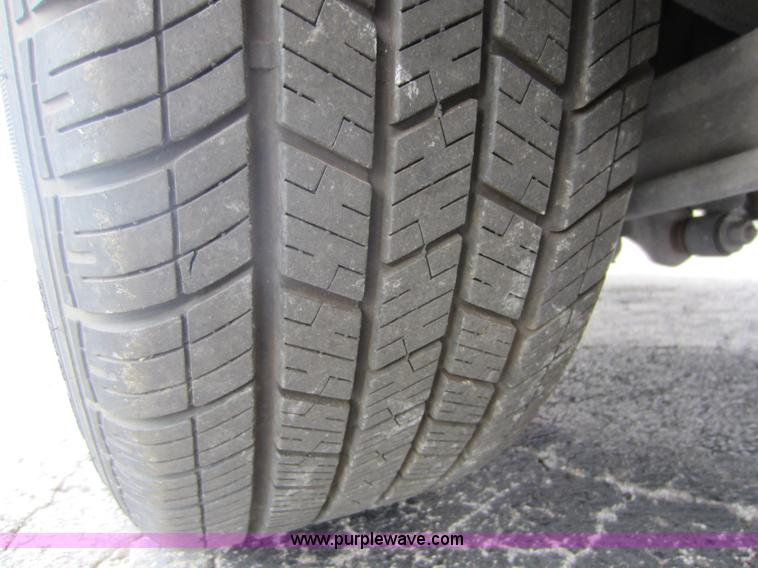 image for item D5570 2000 Ford Crown Victoria