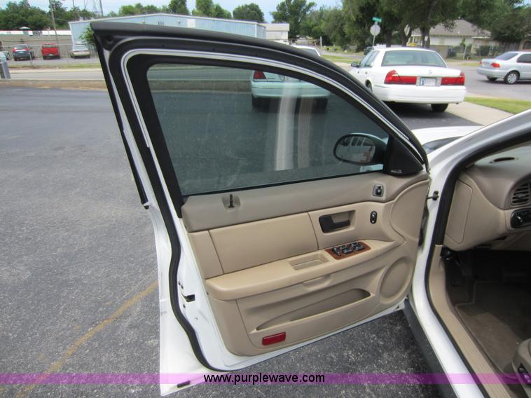 image for item D5571 2004 Mercury Sable LS