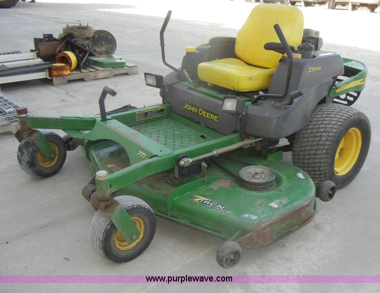 image for item M9537 John Deere 777 Z-TRAK mower