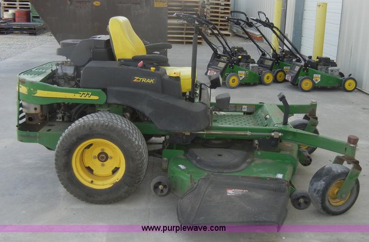 image for item M9537 John Deere 777 Z-TRAK mower