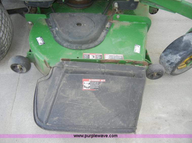 image for item M9537 John Deere 777 Z-TRAK mower