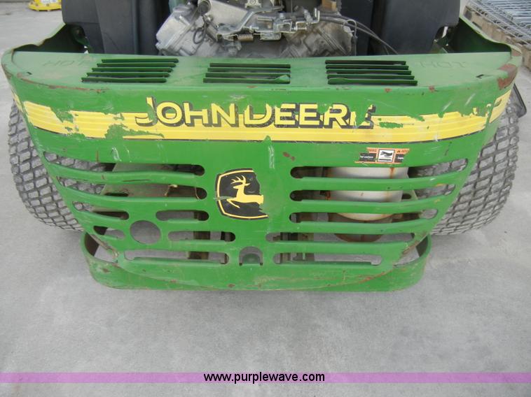 image for item M9537 John Deere 777 Z-TRAK mower