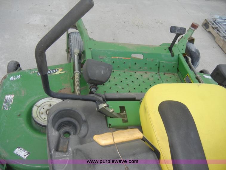 image for item M9537 John Deere 777 Z-TRAK mower