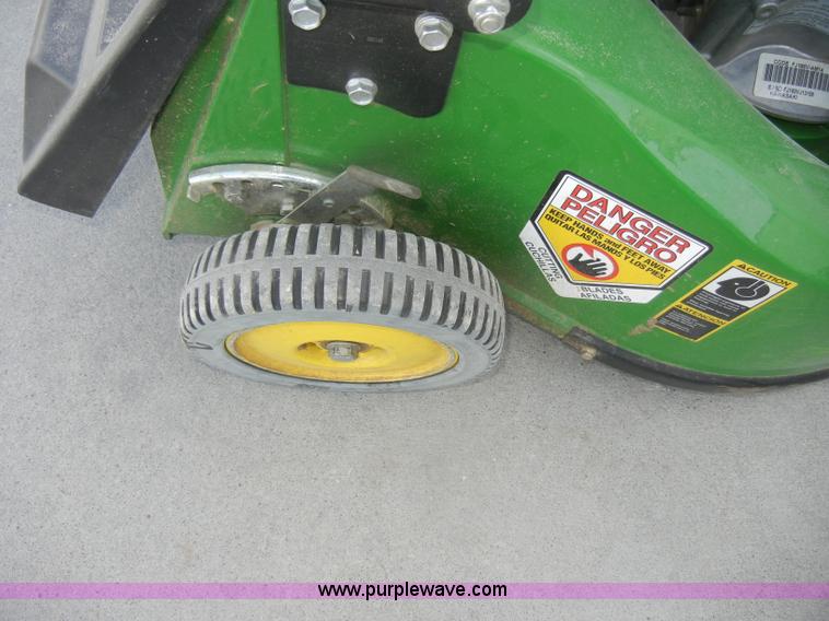 image for item M9538 John Deere WE85 push mower with bagger