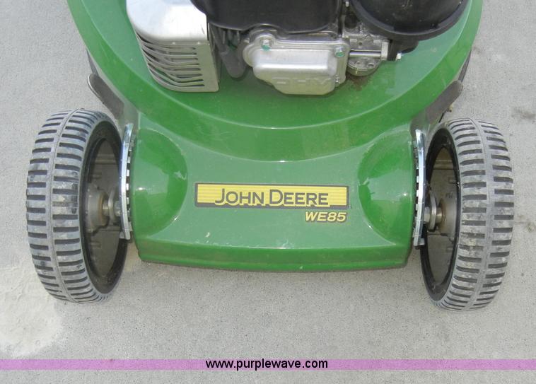image for item M9538 John Deere WE85 push mower with bagger