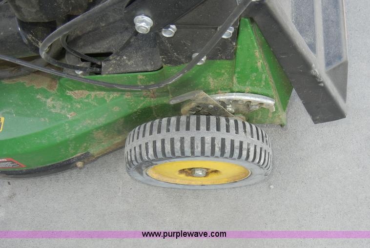 image for item M9538 John Deere WE85 push mower with bagger