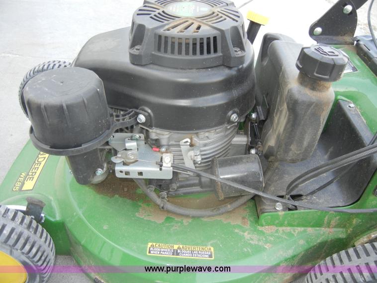 image for item M9538 John Deere WE85 push mower with bagger