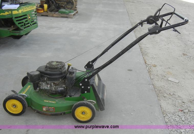 image for item M9539 John Deere WE85 push mower with bagger