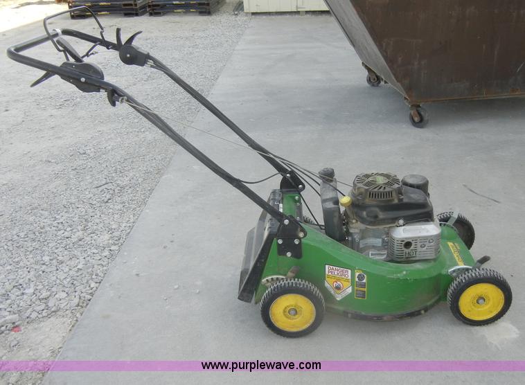 image for item M9539 John Deere WE85 push mower with bagger
