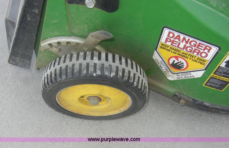 image for item M9539 John Deere WE85 push mower with bagger