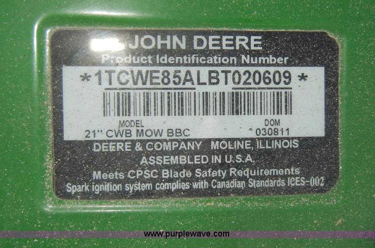 image for item M9539 John Deere WE85 push mower with bagger