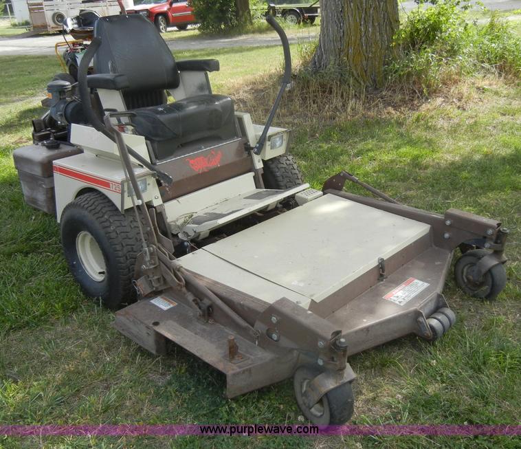image for item M9546 Grasshopper 725 ZTR lawn mower