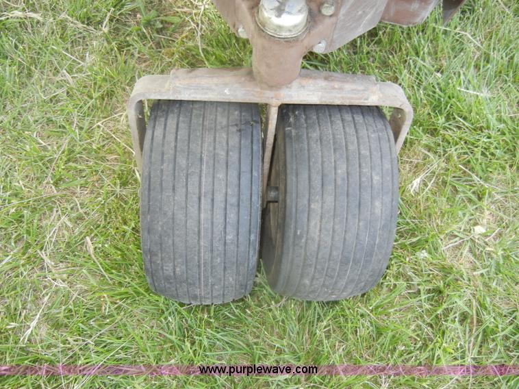 image for item M9546 Grasshopper 725 ZTR lawn mower