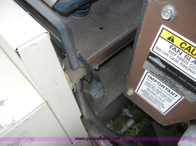 image for item M9546 Grasshopper 725 ZTR lawn mower