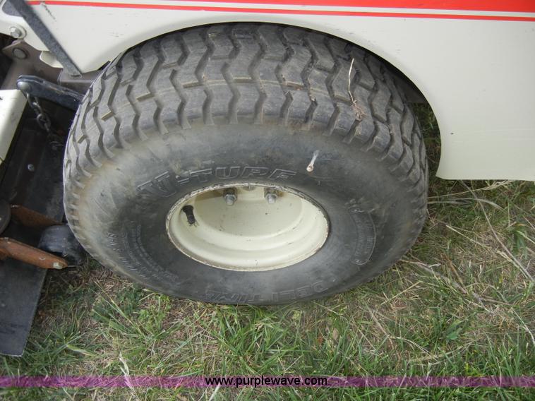 image for item M9546 Grasshopper 725 ZTR lawn mower