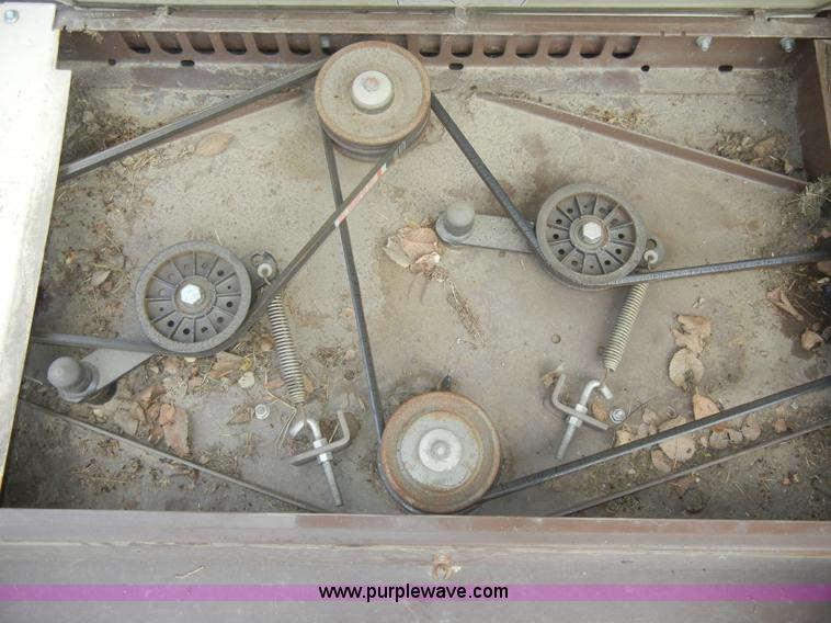 image for item M9546 Grasshopper 725 ZTR lawn mower