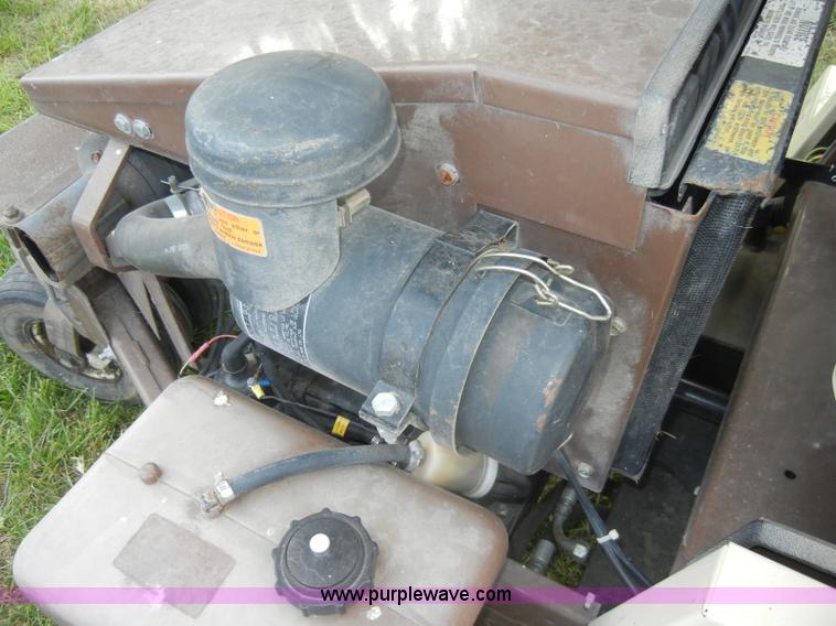 image for item M9546 Grasshopper 725 ZTR lawn mower