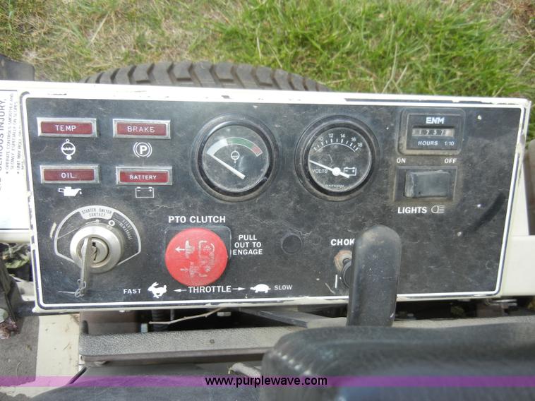 image for item M9546 Grasshopper 725 ZTR lawn mower