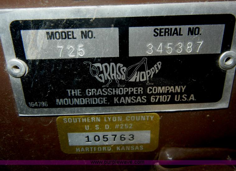 image for item M9546 Grasshopper 725 ZTR lawn mower