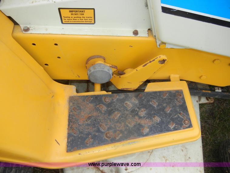 image for item M9548 International Cub Cadet 1650 lawn mower
