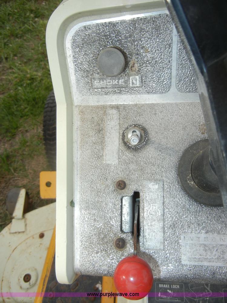 image for item M9548 International Cub Cadet 1650 lawn mower