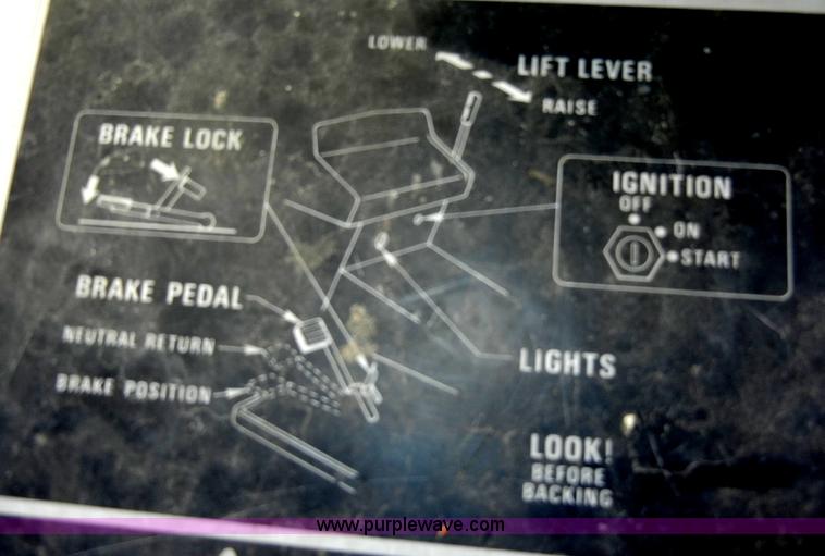 image for item M9548 International Cub Cadet 1650 lawn mower