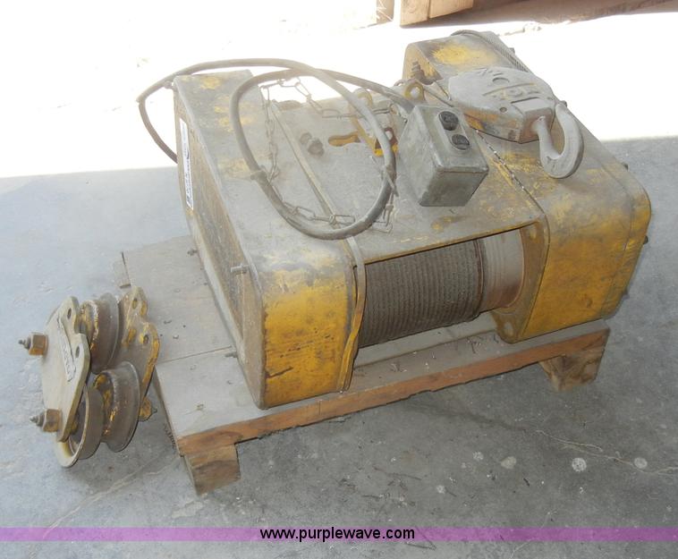 image for item N9770 Dresser Load Lifter 1/2 ton hoist