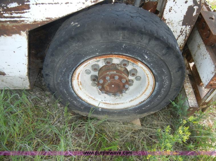 image for item N9775 1985 Yang Iron Works Powerlift FD25 diesel forklift