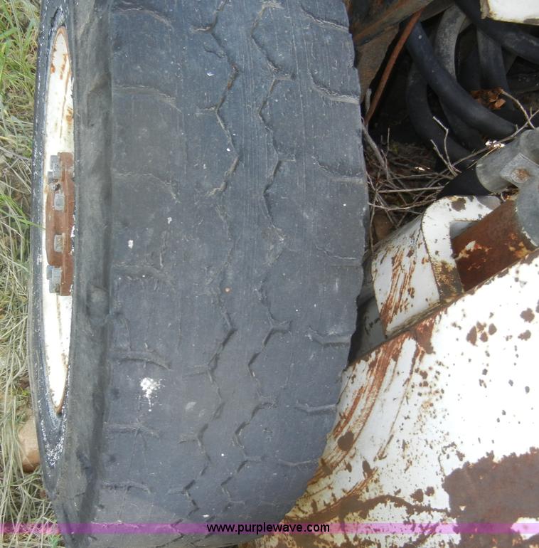 image for item N9775 1985 Yang Iron Works Powerlift FD25 diesel forklift